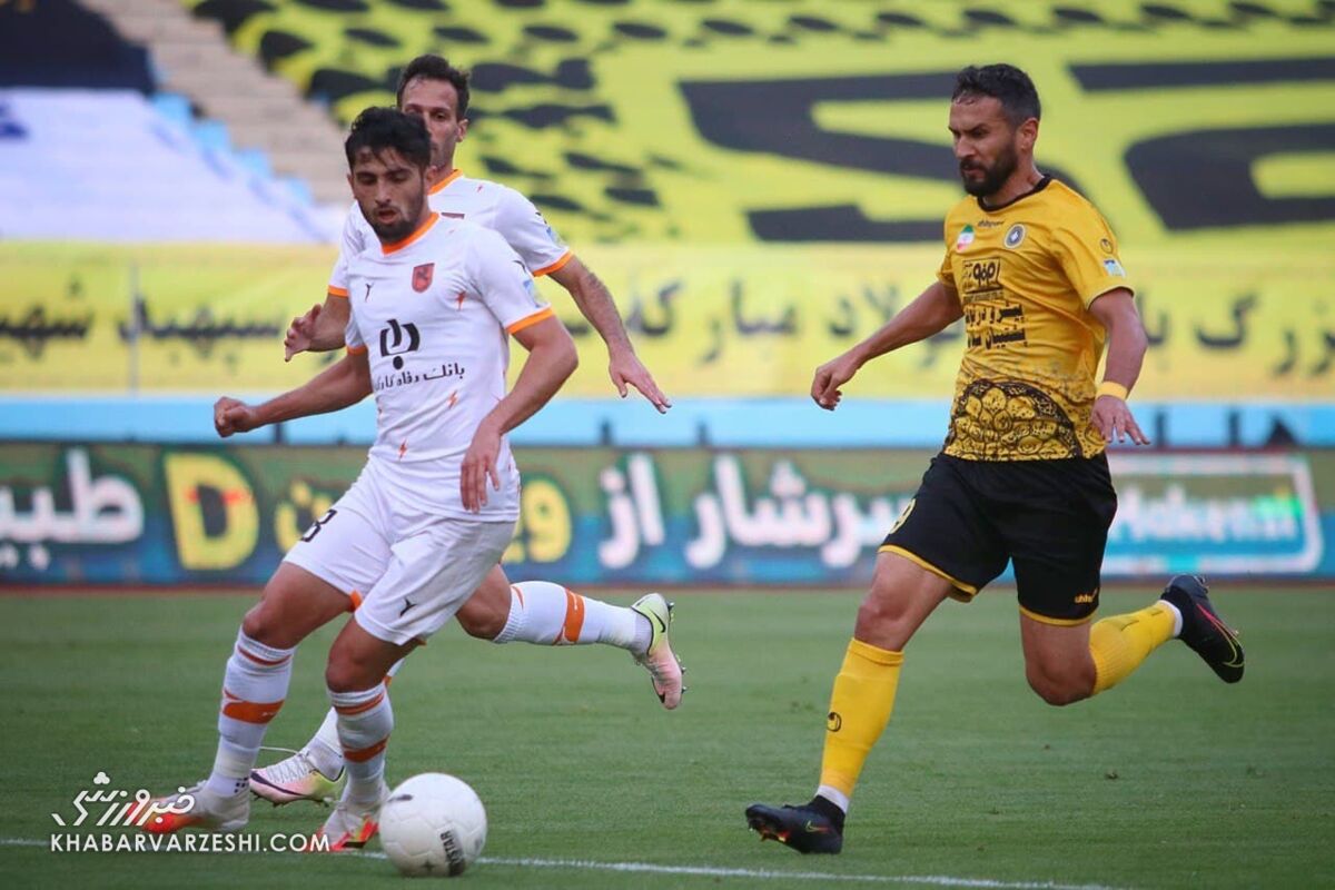 واکنش آقای گل به پیشنهاد قطری‌ها/ ایرانی‌ها بیشتر از قطری‌ها پول می‌دهند!