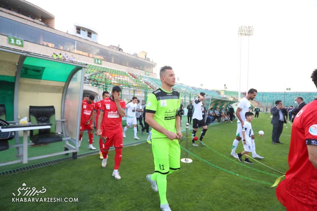 واکنش گل محمدی به اشتباه عجیب حامد لک در اصفهان/ اگر پرسپولیس پیروز نمی‌شد ...