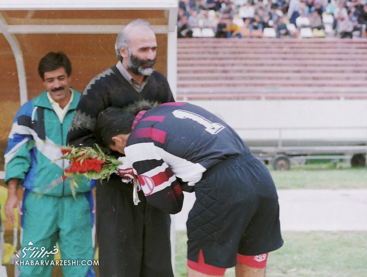تصویری از ادای احترام شگفت‌انگیز عقاب آسیا به استاد و اولین مربی‌اش در اصفهان