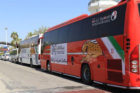 اتوبوس تیم ملی؛ ورود کاروان تیم ملی ایران به جزیره کیش (6 خرداد 1400)