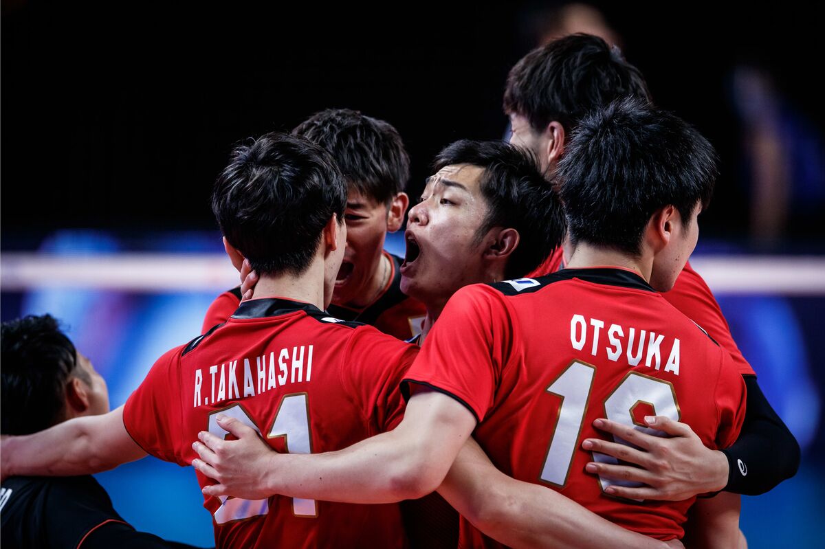 تصاویر لحظات تلخ والیبالیست‌های ایرانی و فریاد شادی ژاپنی‌ها/ فتار غیرحرفه‌ای سرمربی روسی ایران