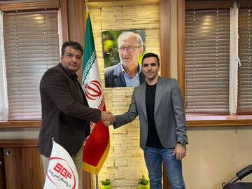 کشاورز به جای تیم ملی به گیتی پسند رفت!