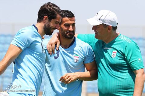 دراگان اسکوچیچ، کریم انصاری‌فرد و احسان حاج‌صفی؛ تمرین تیم ملی ایران در بحرین (14 خرداد 1400)