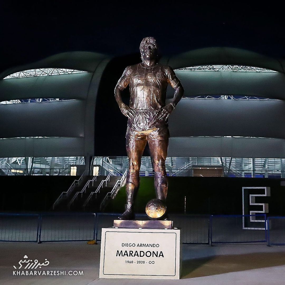 رونمایی از مجسمه دیگو مارادونا