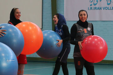 تصاویری عجیب از بازیکنان والیبال زنان ایران