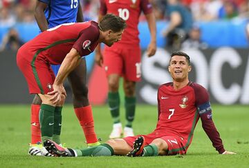 ماندگارترین لحظات جام ملت‌های اروپا/ از شادی گل گازا تا چیپ پیرلو و مصدومیت رونالدو