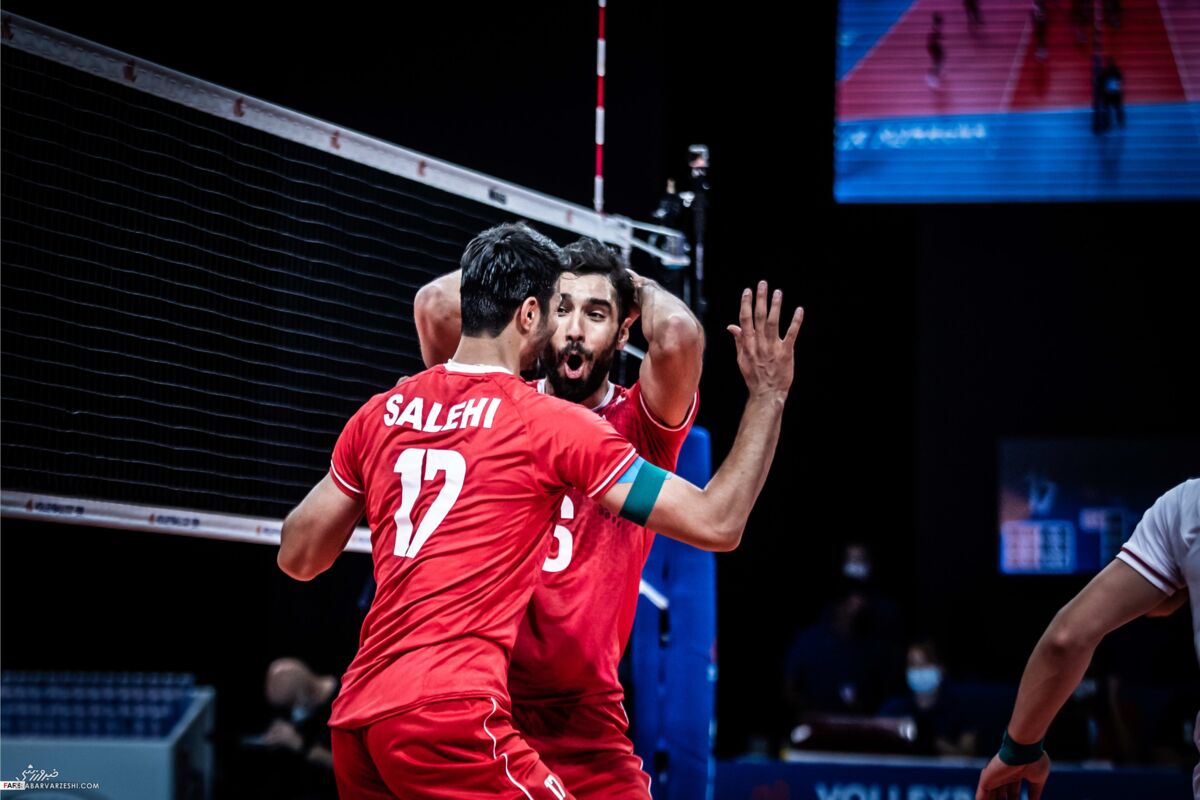 زیباترین عکس از پیروزی ایران بر آمریکا در لیگ والیبال/ تصاویر فریاد شادی ستاره‌های والیبال ایران مقابل آمریکا