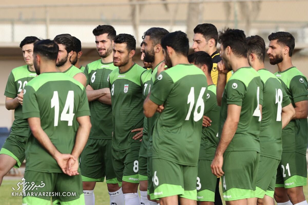 جلسه خصوصی بازیکنان تیم ملی پس از بازی با کامبوج/ فقط عراق را ببر!