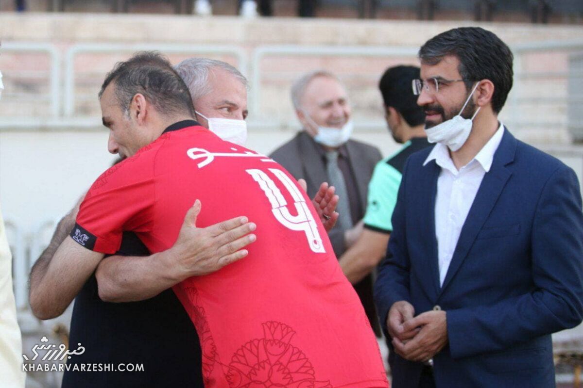 سرنوشت پیراهن شماره ۴ سیدجلال حسینی پس از پایان لیگ ۲۱ و خداحافظی از فوتبال