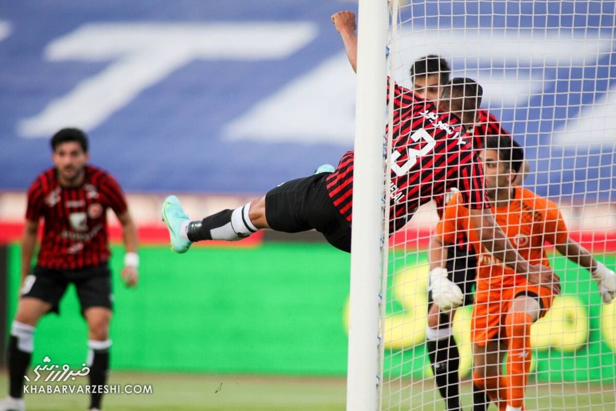 استقلال - پدیده