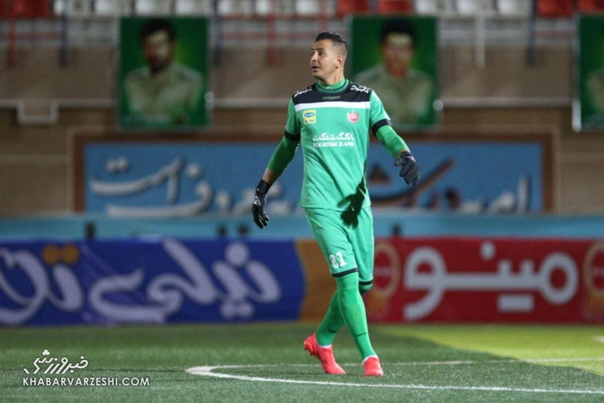 دروازه بان پرسپولیس از مظاهری فاصله گرفت
