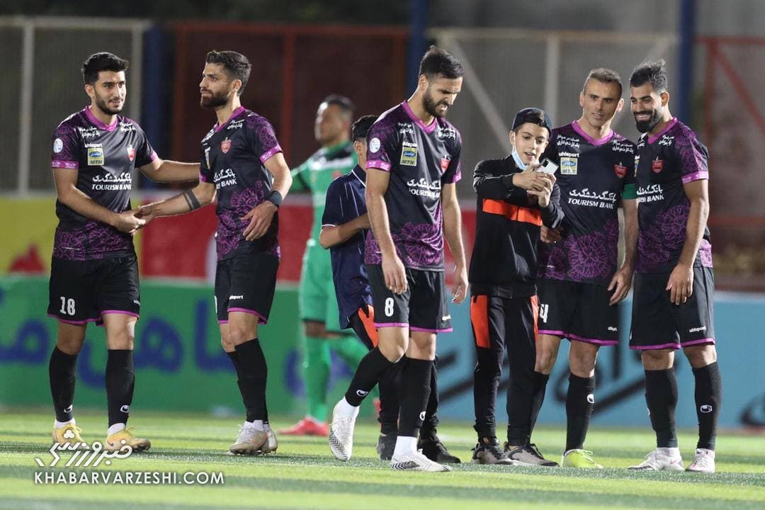 چشم امید پرسپولیسی‌ها به یک استقلالی!/ در اتوبوس سرخپوشان چه گذشت؟