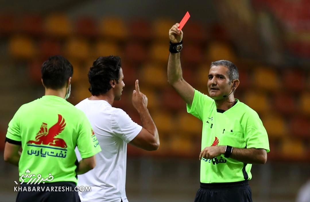 استقلال چون از باخت می ترسد بهتر بازی می کند/ آقای داور! لطفا دربی را سوت سوتکی نکن!/ مهمترین دستاورد پرسپولیس از دربی کری خواندن است