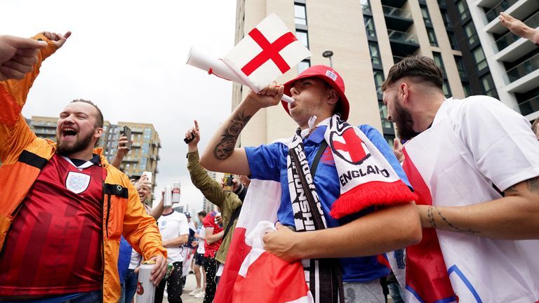 هجوم هواداران انگلیس و آمریکا برای دیدار با ایران در جام جهانی
