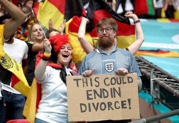 گزارش تصویری| از مردی که زنش برای فوتبال طلاقش می‌دهد تا دیوانگی انگلیسی‌ها!