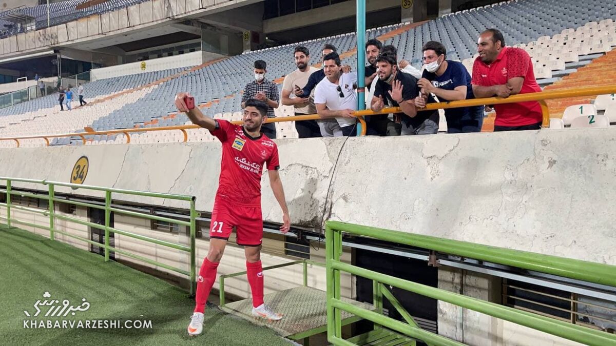 سلفی مهدی ترابی با لیدرهای پرسپولیس؛ پرسپولیس - گل‌گهر