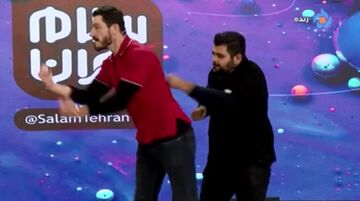 ویدیو| وقتی برنامه زنده را به مورتال کمبت تبدیل کردند