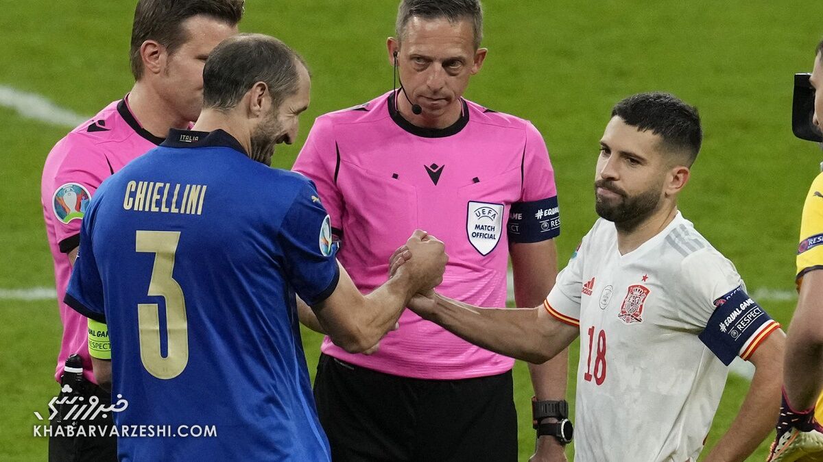 شوخی جورجو کیلینی کاپیتان ایتالیا با جوردی آلبا کاپیتان اسپانیا