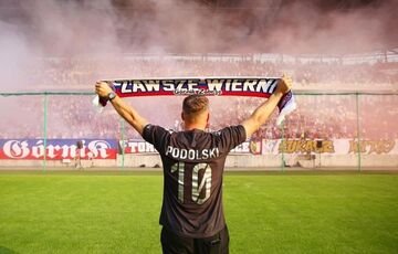 ویدیو| حضور پرشور هواداران گورنیک‌زابژه در مراسم معارفه لوکاس پودولسکی