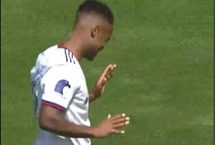 ویدیو| وقتی ناگهان یادت می‌آید که به تیم سابقت گل زدی!