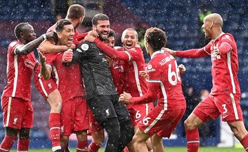 ویدیو| وقتی دروازه‌بان‌ها به مهاجمین درس گلزنی می‌دهند