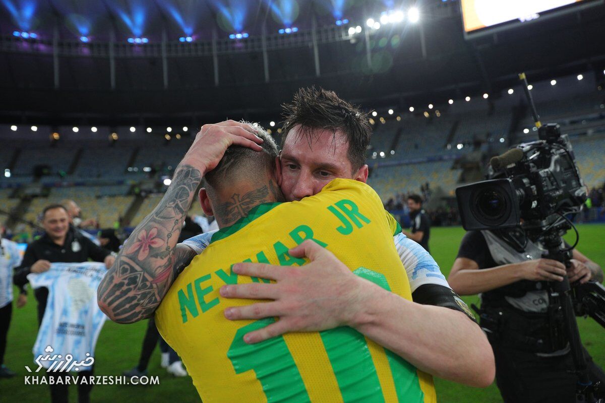 ویدیو| زیباترین لحظه فینال آرژانتین - برزیل/ مسی و نیمار در آغوش یکدیگر