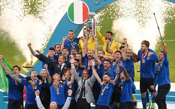 معجزه مانچینی جواب داد؛ ایتالیا از خاک به کاخ رسید/ آتزوری؛ پادشاه فوتبال اروپا