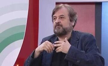 زنده نگه‌داشتن نام حمیدرضا صدر برایم درمان است/ به علاقه‌اش به فوتبال حسودی می‌کردیم