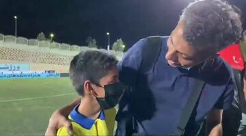 ویدیو| شوخی عادل فردوسی‌پور با پسر رضا عنایتی بعد از صعود تیم هوادار