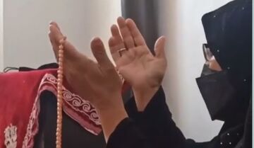 ویدیو| دعای مادر جواد فروغی در زمان پخش خبر قهرمانی فرزندش