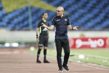 مرزبان: گفته بودم استقلال تنها رقیب سپاهان است؛ استدلال هم داشتم/ احساس بدشانسی نمی‌کنیم؛ کار پرسپولیس باورنکردنی بود/ سپاهان باز برای قهرمانی می‌آید