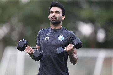 پشت پرده حضور مدافع مازاد در تمرین استقلال