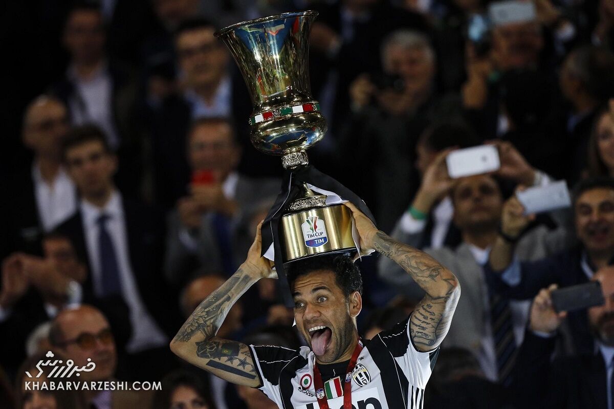 جامهای قهرمانی دنی آلوس (یوونتوس)