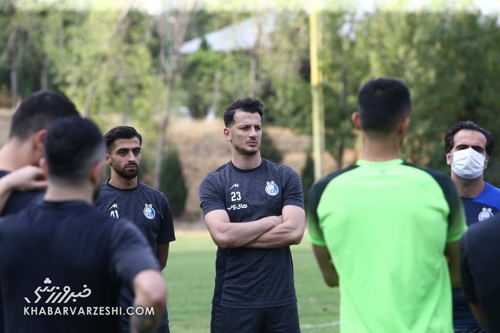 استقلال باید قرارداد ۷ بازیکن را تمدید کند