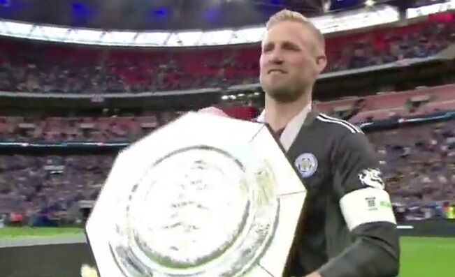 ویدیو| دومین جام قهرمانی روباه‌ها در جام خیریه بر فراز دستان کاپیتان اشمایکل