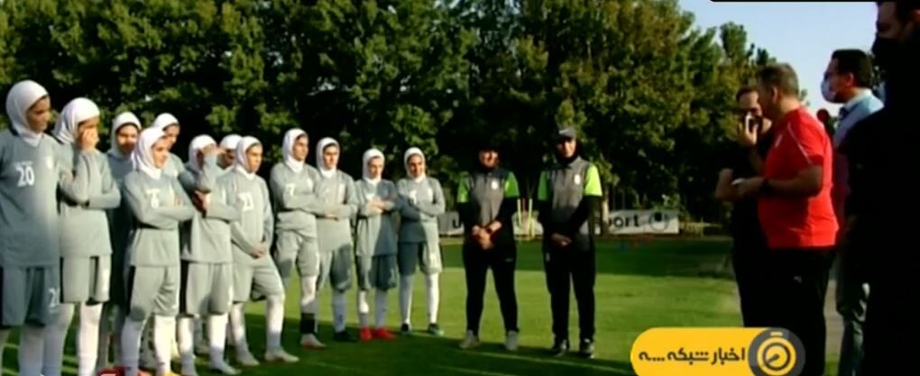 ویدیو| بازدید اسکوچیچ و عزیزی خادم از تمرینات تیم ملی بانوان