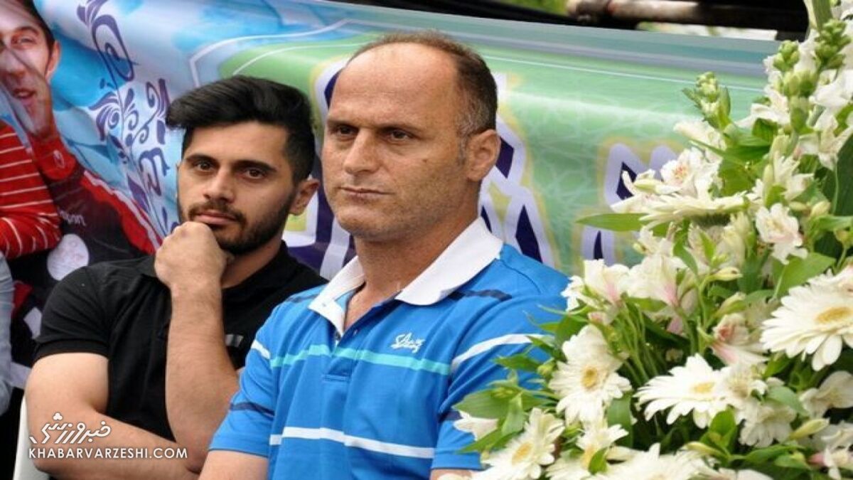 بازیکنان مقصرند که کرونا گرفتند/ با تمرین ۱۰ نفره استقلال چطور با هوادار بازی کند بازیکنان مقصرند که کرونا گرفتند/ با تمرین ۱۰ نفره استقلال چطور با هوادار بازی کند