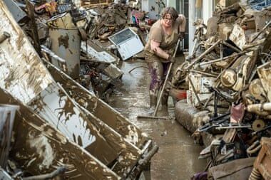 توصیف یک ستاره از مرگ و خرابی و آوارگی مردم / تصور نمی کردم چنین فاجعه ای در کشورم رخ دهد