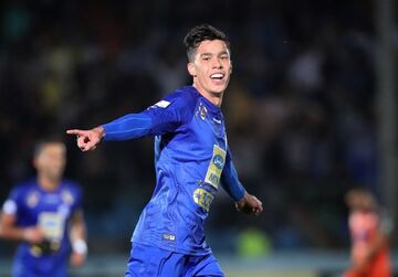 ویدیو| سجاد آقایی جهت مذاکره وارد باشگاه استقلال شد