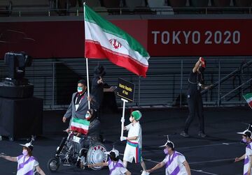 ویدیو| رژه کاروان ایران در مراسم افتتاحیه پارالمپیک ۲۰۲۰