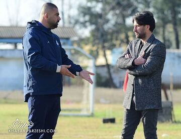 جنجال بزرگ در یک کنفرانس خبری/ آقا پژمان! بروید فرهنگ‌تان را درست کنید؛ چه کسی این کارها را به شما یاد داده؟/ سیروس قایقران کجا؛ مازیار کجا!