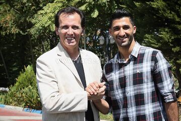 تصاویری از آشتی‌کنان دروازه‌بان استقلالی در دفتر پلیس!