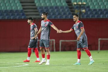 علی نعمتی بازی با پیراهن شماره ۶ را تجربه کرد