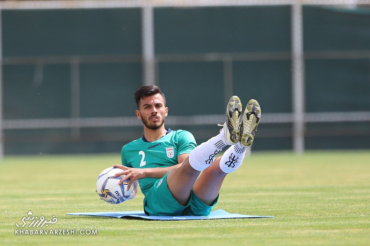 تعجب مربی پرسپولیسی از دفاع راست شدن خرید جدید استقلال در تیم ملی!
