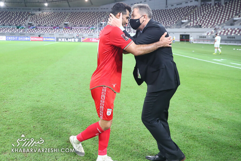 عکس دیدنی اسکوچیچ در آغوش پسرش پس از شکست عراق!