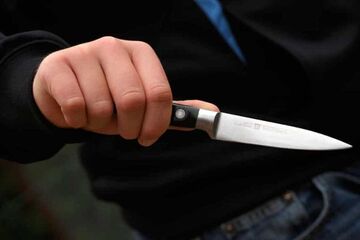حمله به یک فدراسیون با چاقو و قمه/ مسئولی که به‌خاطر مبارزه با تقلب، خونین و مجروح شد +عکس