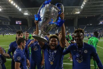 مدال‌های مدافع آبی‌ها را دزد زد!/ اثری از سارق نیست