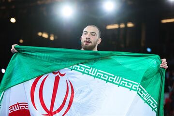 ویدیو| اولین کاری که بعد از قهرمانی جهان انجام شد: سلام مامان خوبی؟