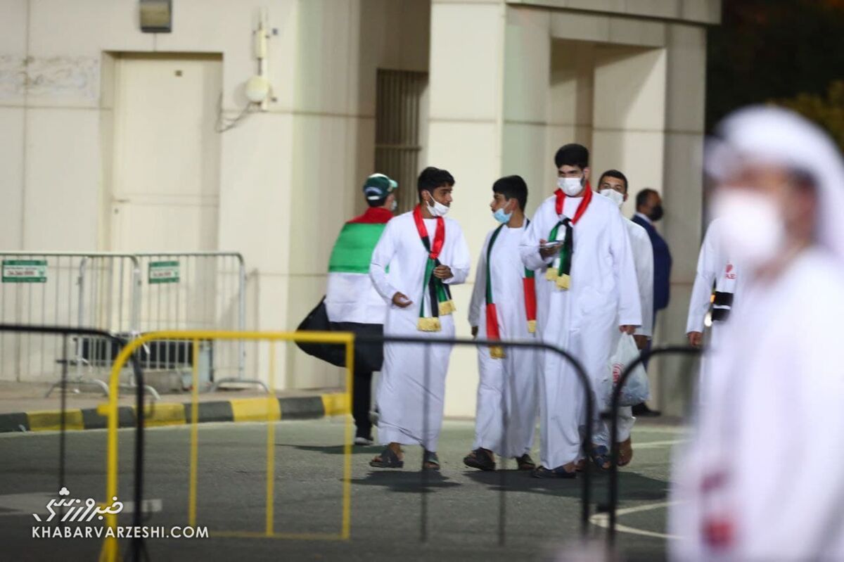 تصاویر| تیپ و تجهیزات هواداران اماراتی در دیدار تیم ملی ایران