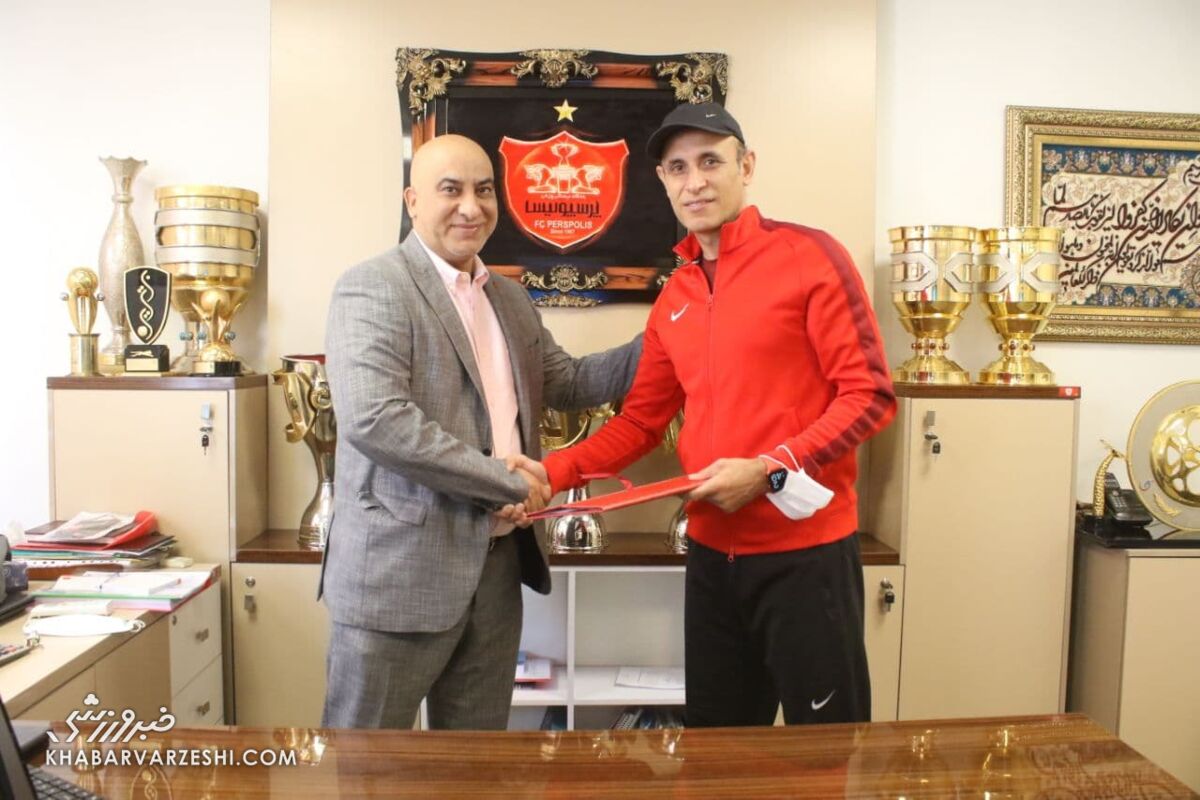 عکس| واکنش گل محمدی به تمدید قرارداد با پرسپولیس